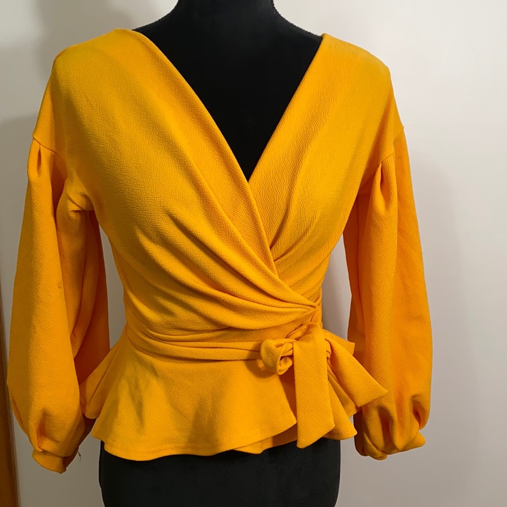 Boohoo yellow top